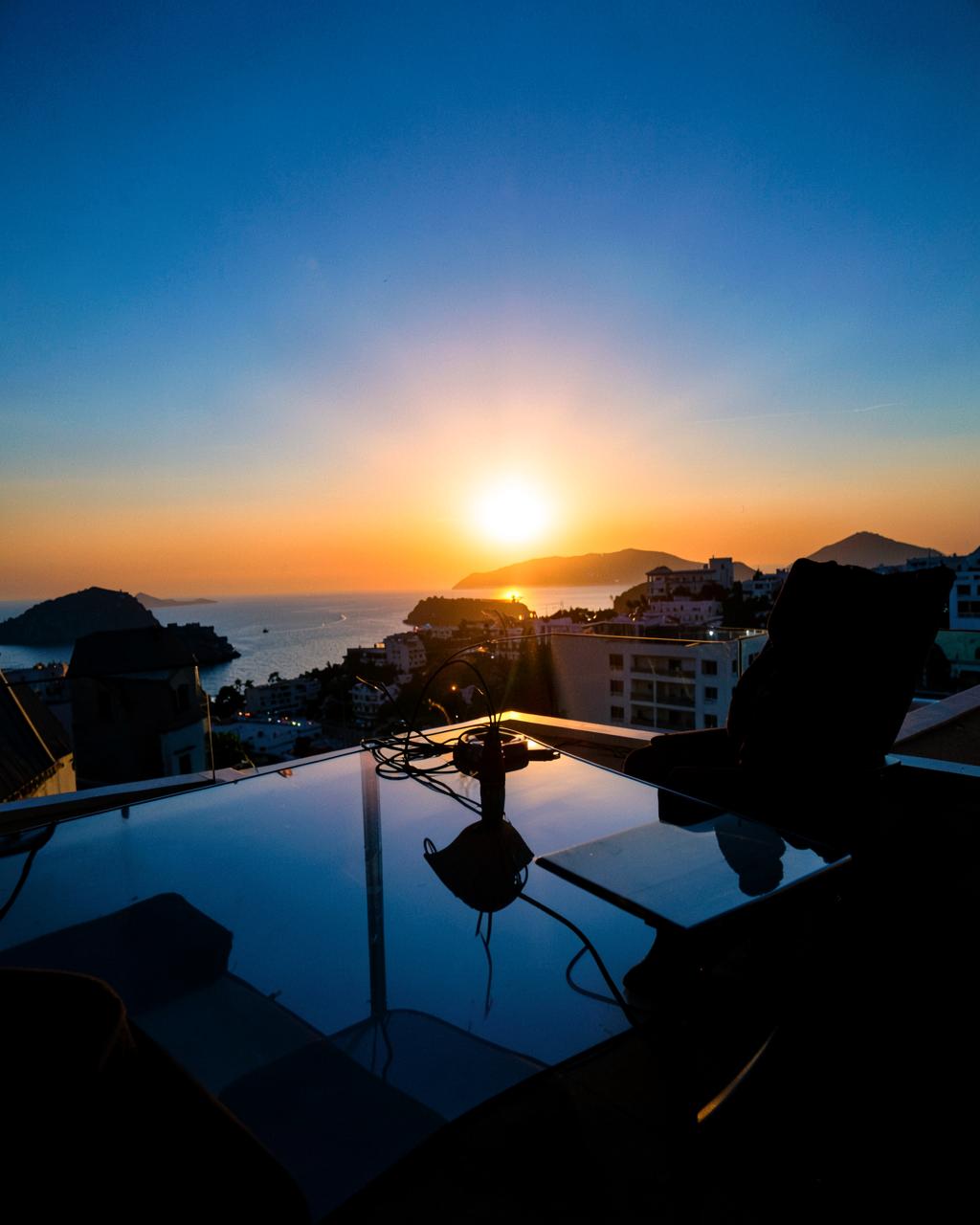 SUNSET playlist mood